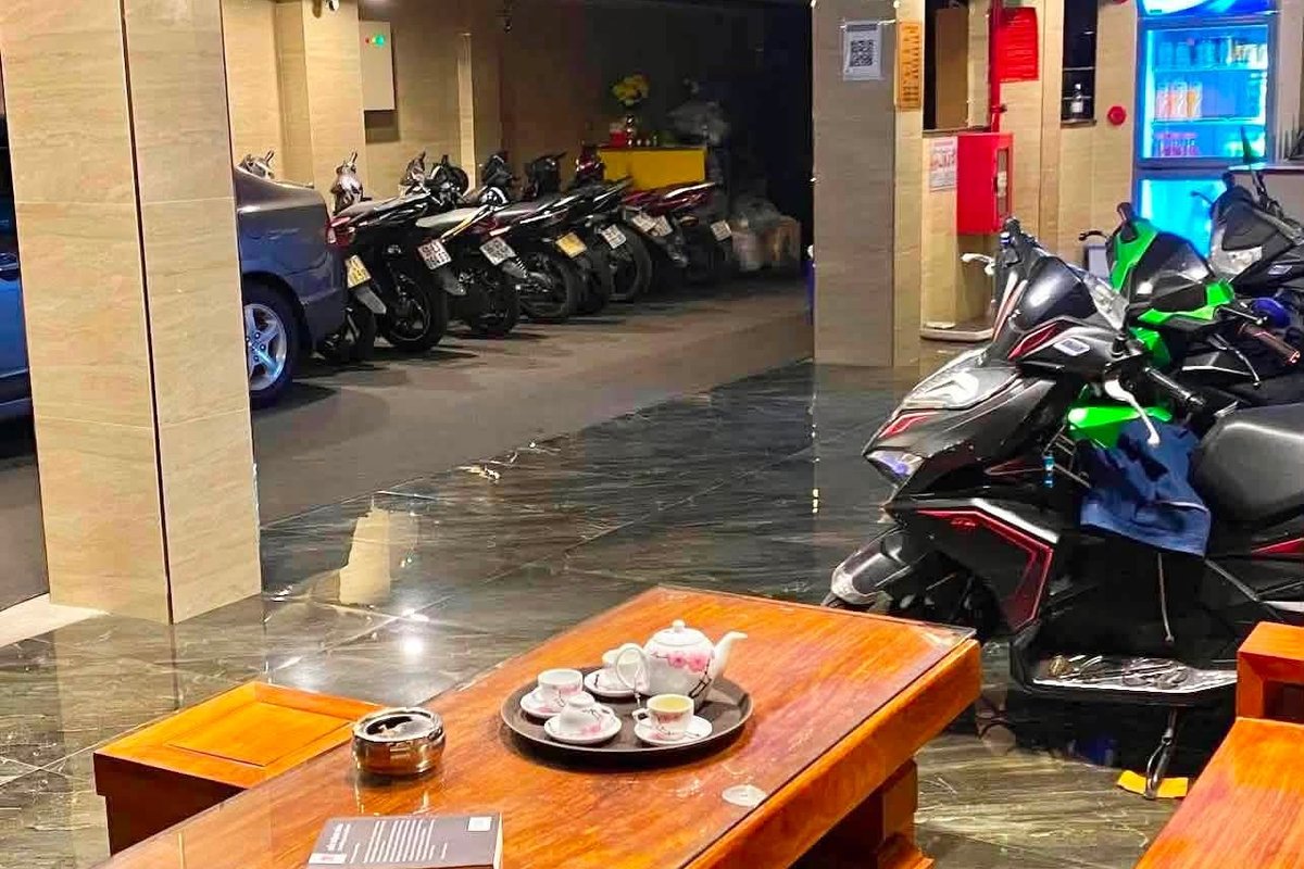 Bán khách sạn mặt tiền đường Nguyễn Tuyển phường Btt Q2